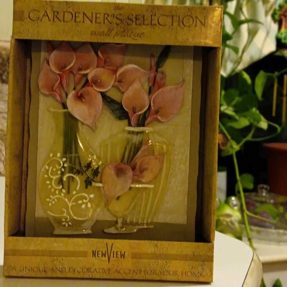 NWT FINE ART THE GARDENER'S SELECTION CATTA LILY WALL PLAQUE by New View